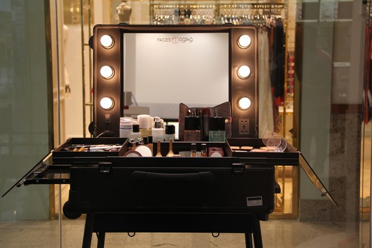 Faces Make up Session